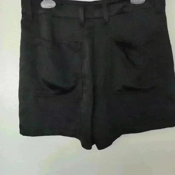 Banana Republic Satin shorts size 8 #180 - Picture 2 of 2